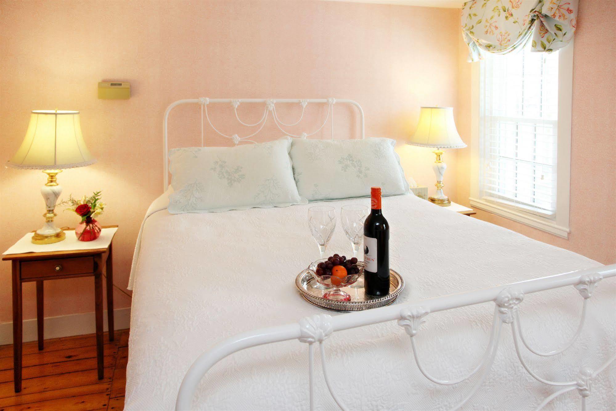 The Inn At Yarmouth Port (Adults Only) Εξωτερικό φωτογραφία